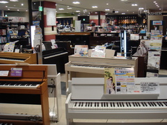 ピアノ・電子ピアノ 展示ラインナップ（その1）