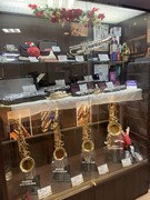 店内は鍵盤楽器・管楽器など多数展示！！（その1）