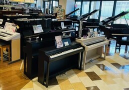 ピアノ・エレクトーン・電子ピアノ展示ラインナップ（その2）