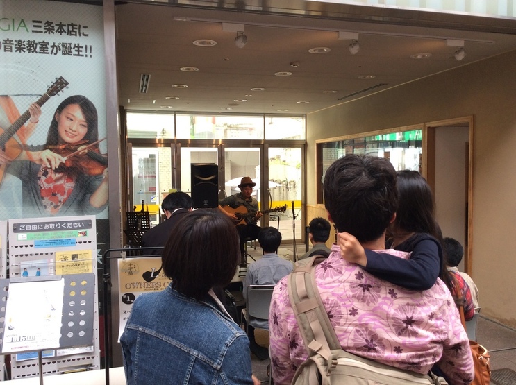 田中彬博さんライブ風景