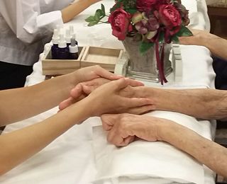 介護・緩和ケアにおけるアロマセラピー（入門）