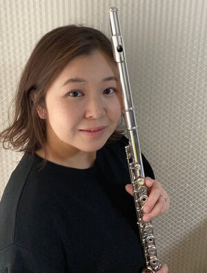 大津京フルート西川先生切り取り.JPG